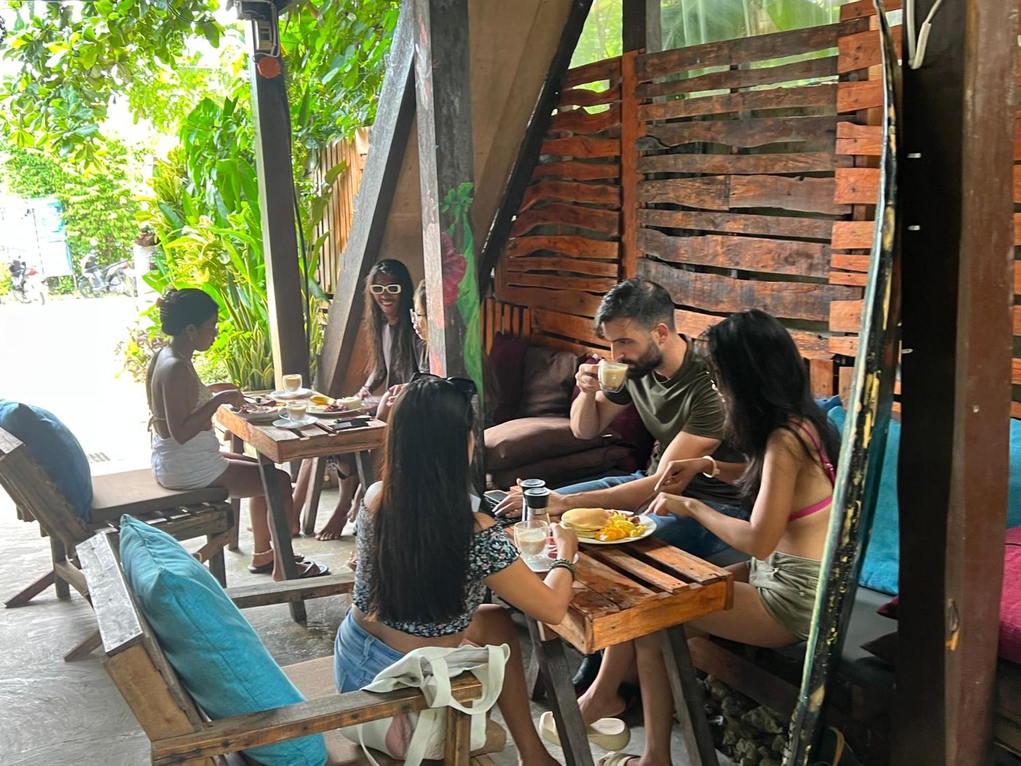 Wave Retreat Hostel Хенерал Луна Екстериор снимка